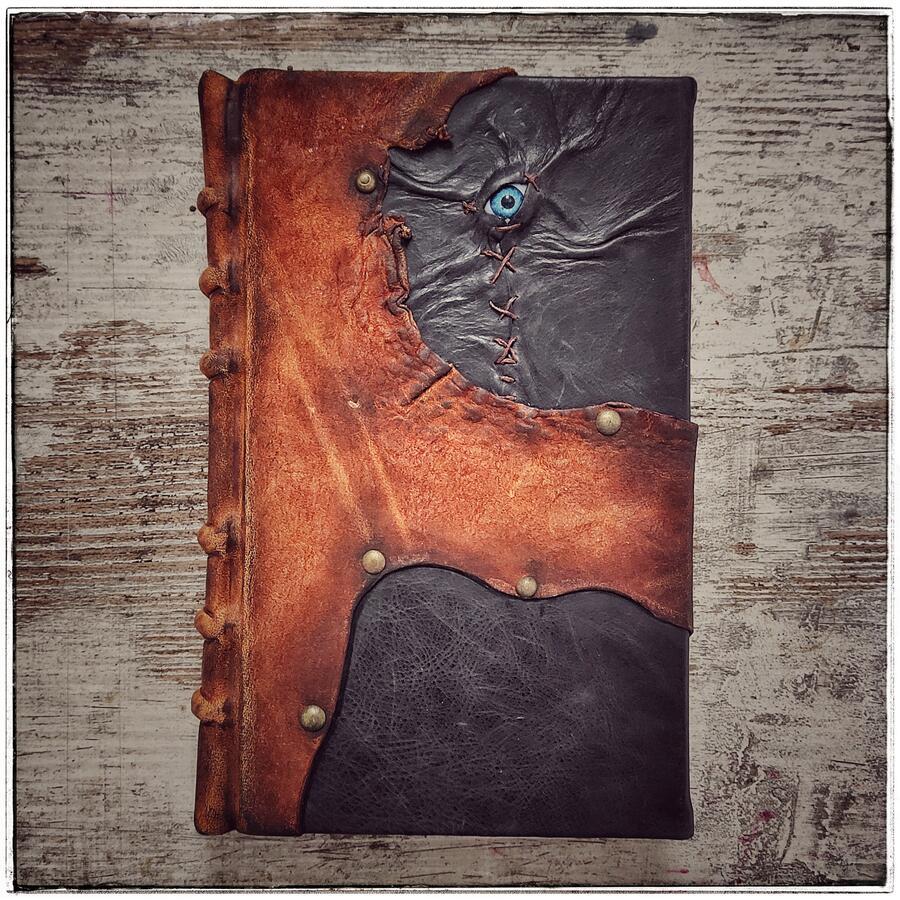 OFFER - 20% : NECRONOMICON -The mysterious and blasphemous manuscript of the mad arab Abdul Al Hazred, born from the mind of H.P. Lovecraft