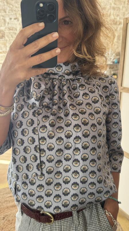 Blusa Charlotte grey Sky 