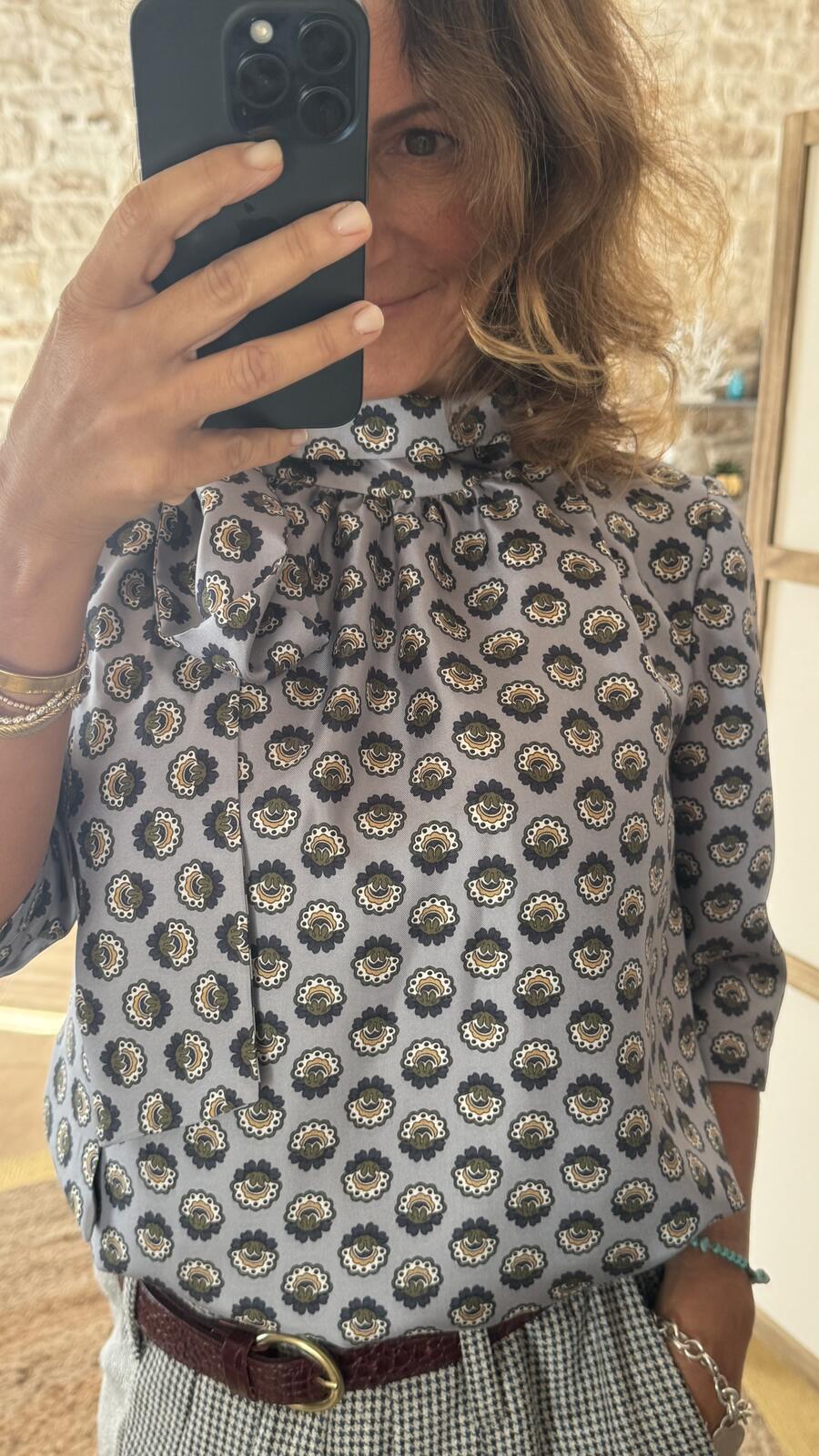 Blusa Charlotte grey Sky 