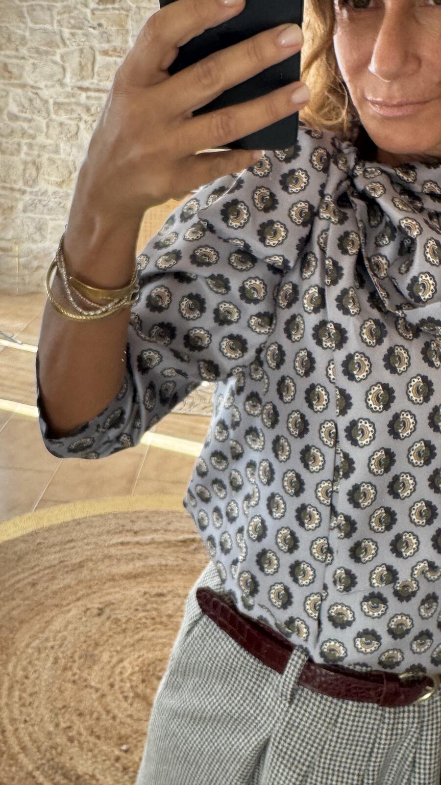 Blusa Charlotte grey Sky 