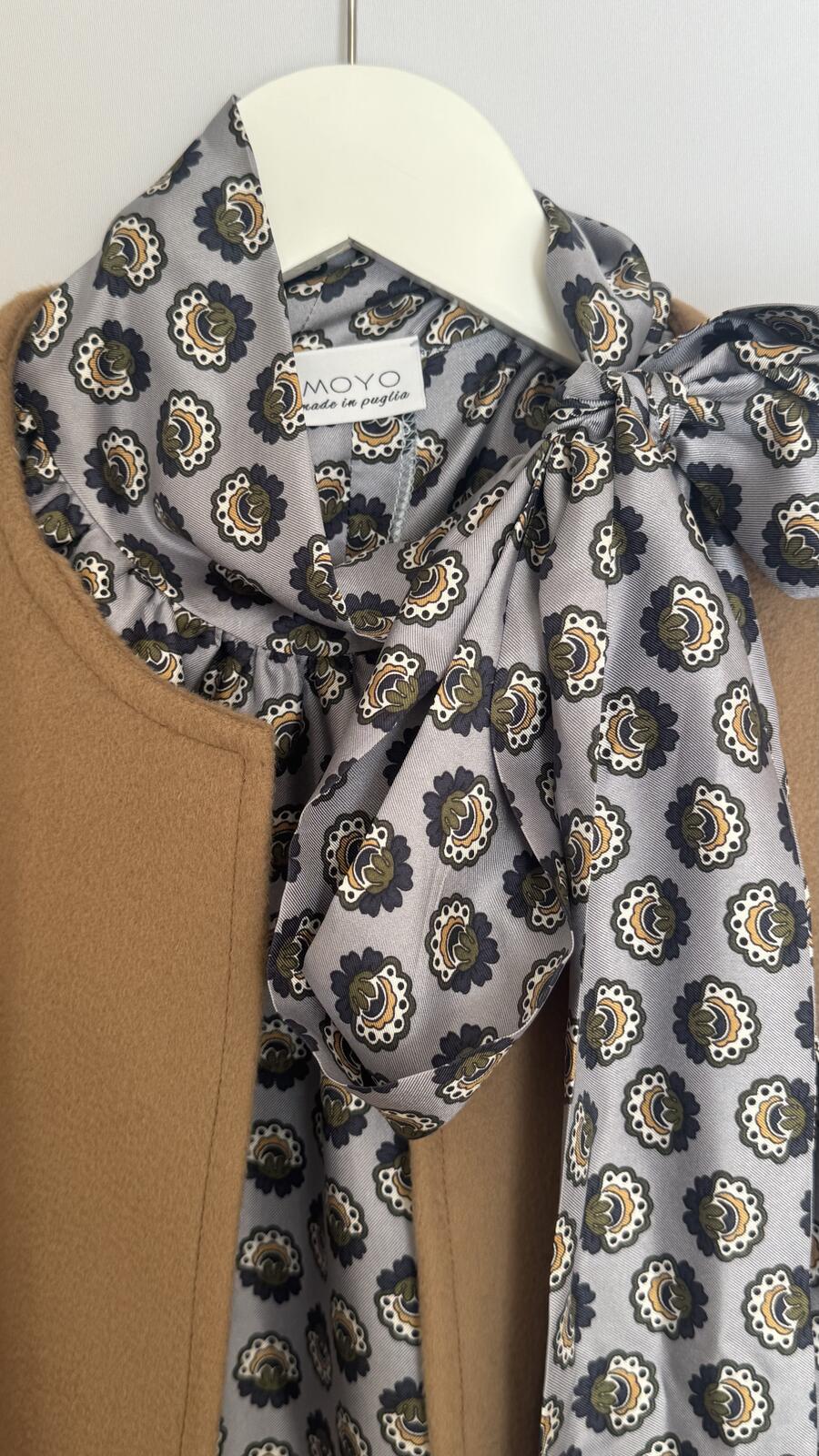 Blusa Charlotte grey Sky 