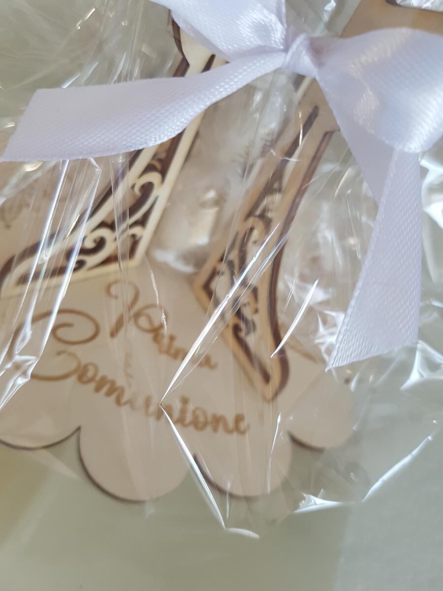 Bomboniera Calice Traforato in Legno con Ampolla di Vetro e Confetti