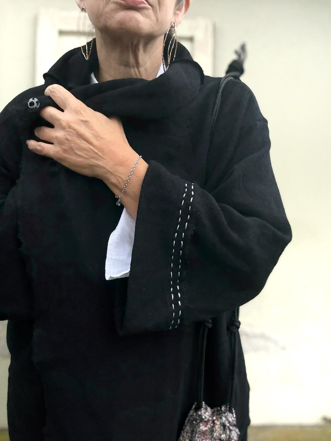 Giacca nera in pura lana