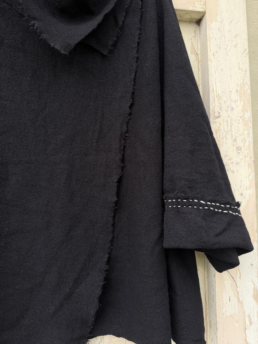 Giacca nera in pura lana