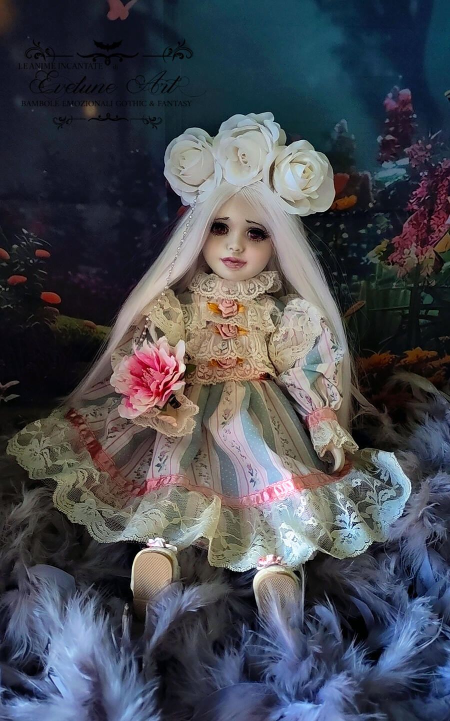 Eloane - Bambola in porcellana nella gabbia lei è una Colomba