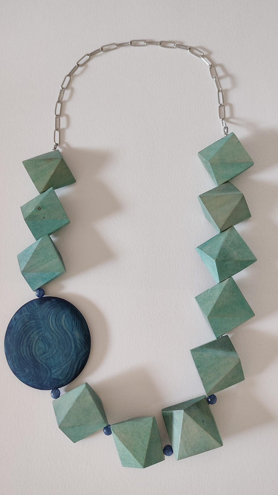 Collana Legno azzurro e Cianite