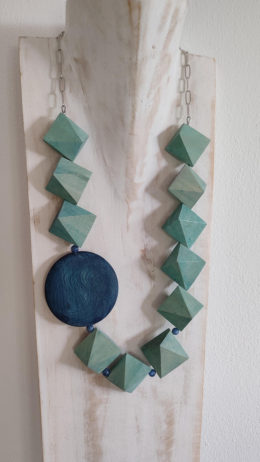 Collana Legno azzurro e Cianite