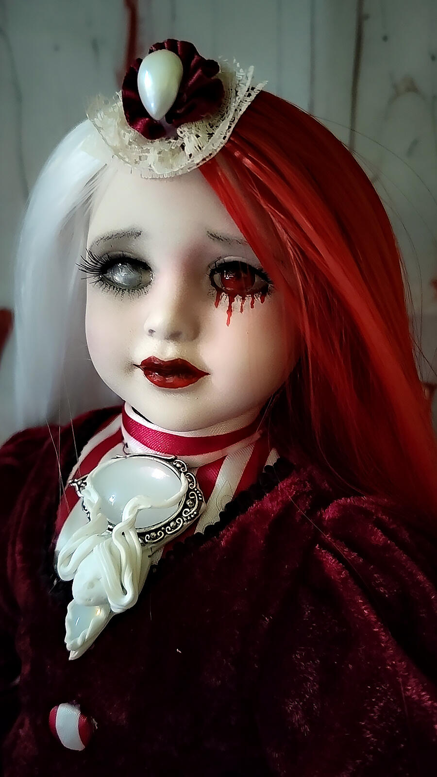 Loira - Bambola in porcellana fatta a mano