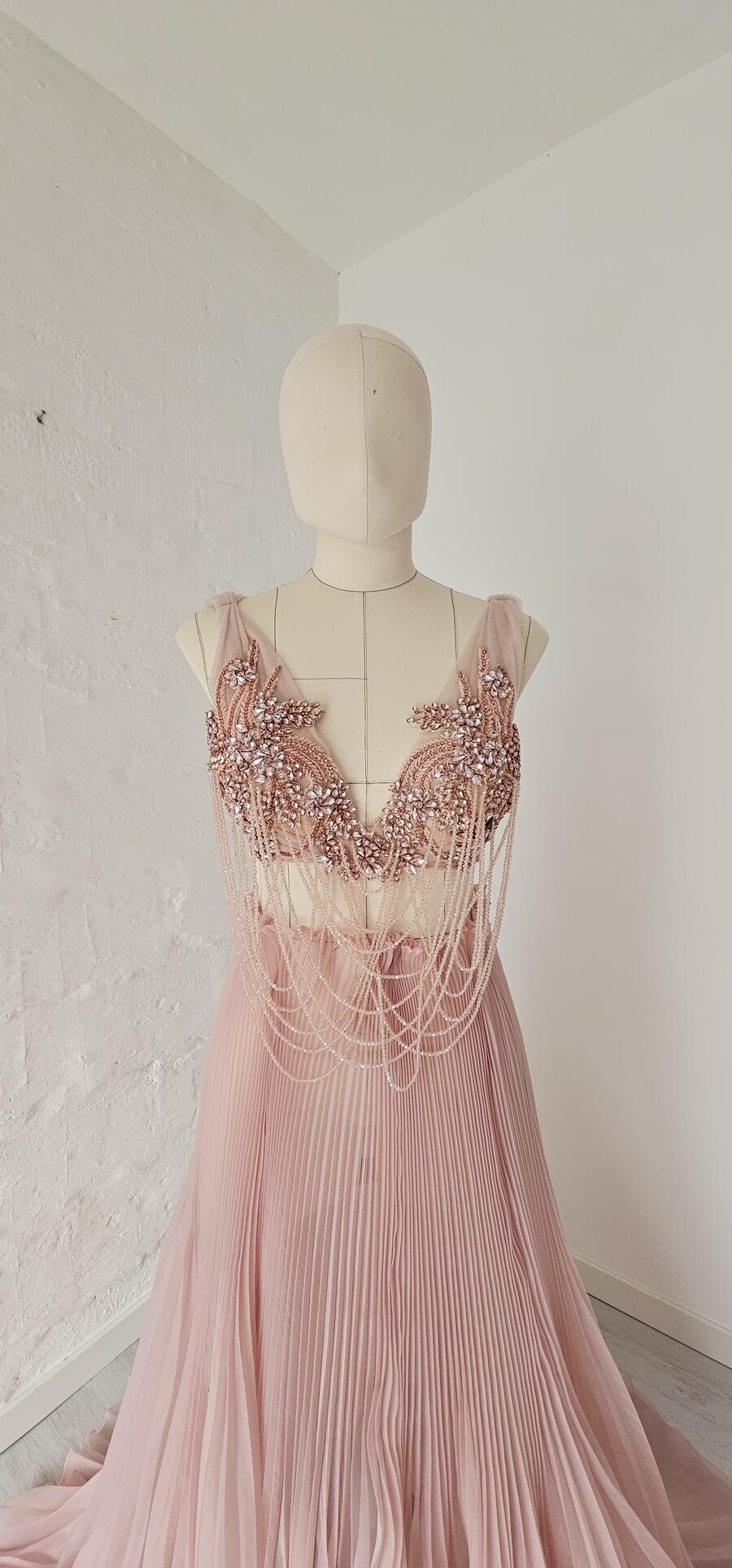 Ivy maternity outfit