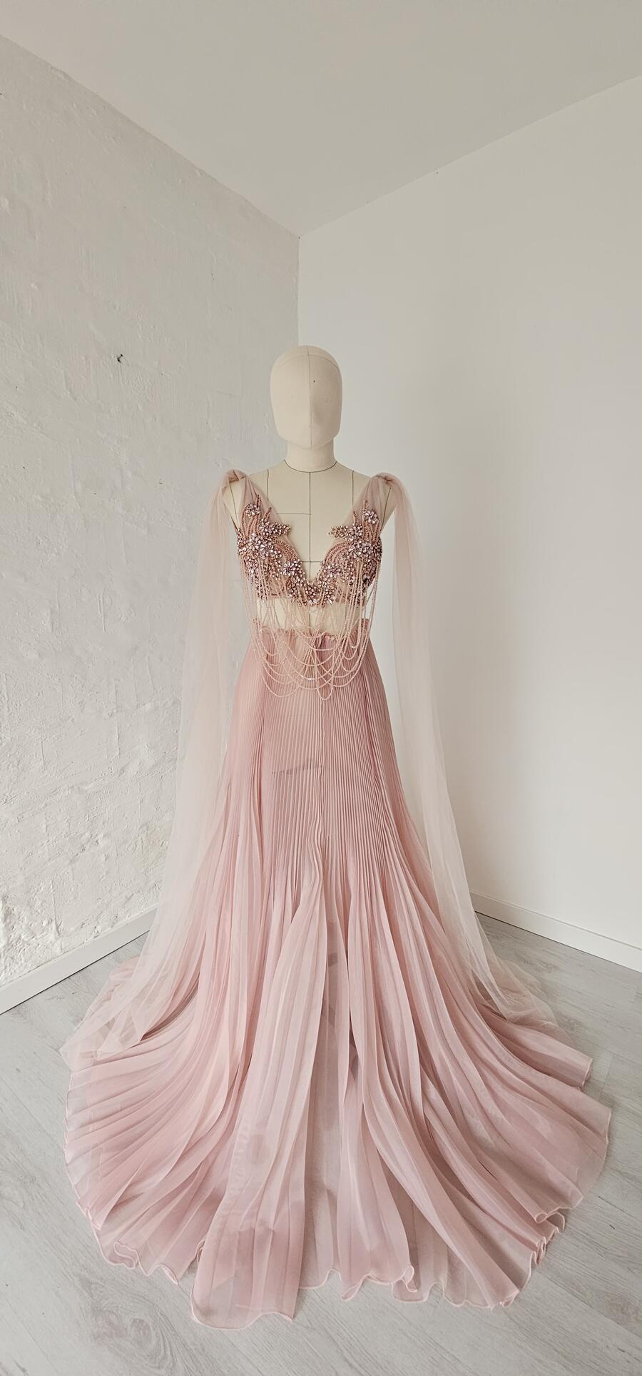 Ivy maternity outfit