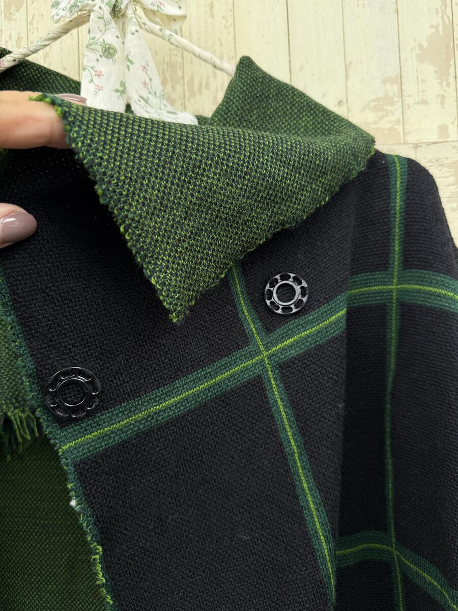 Giacca blu scuro a quadri verdi