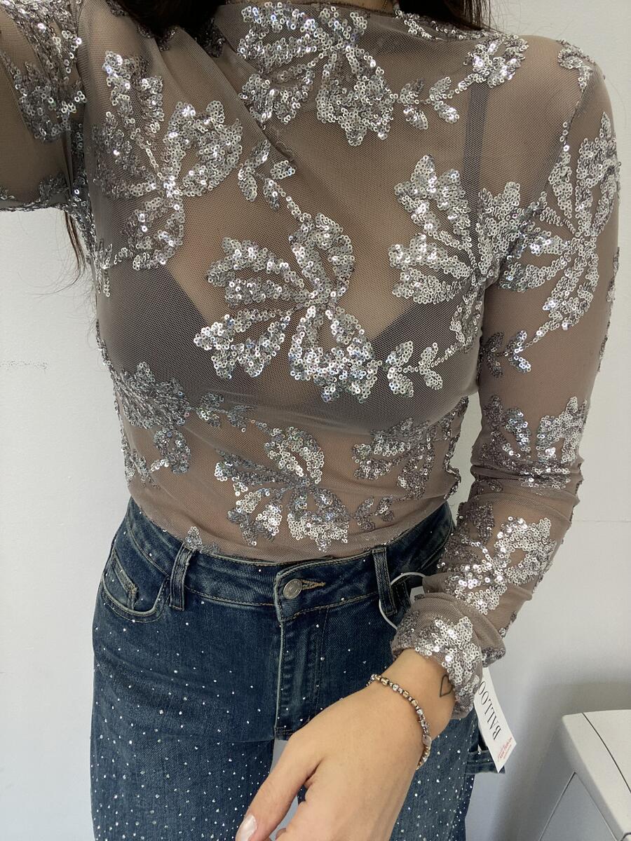 NOVITÀ Maglia velata con fiori in strass 