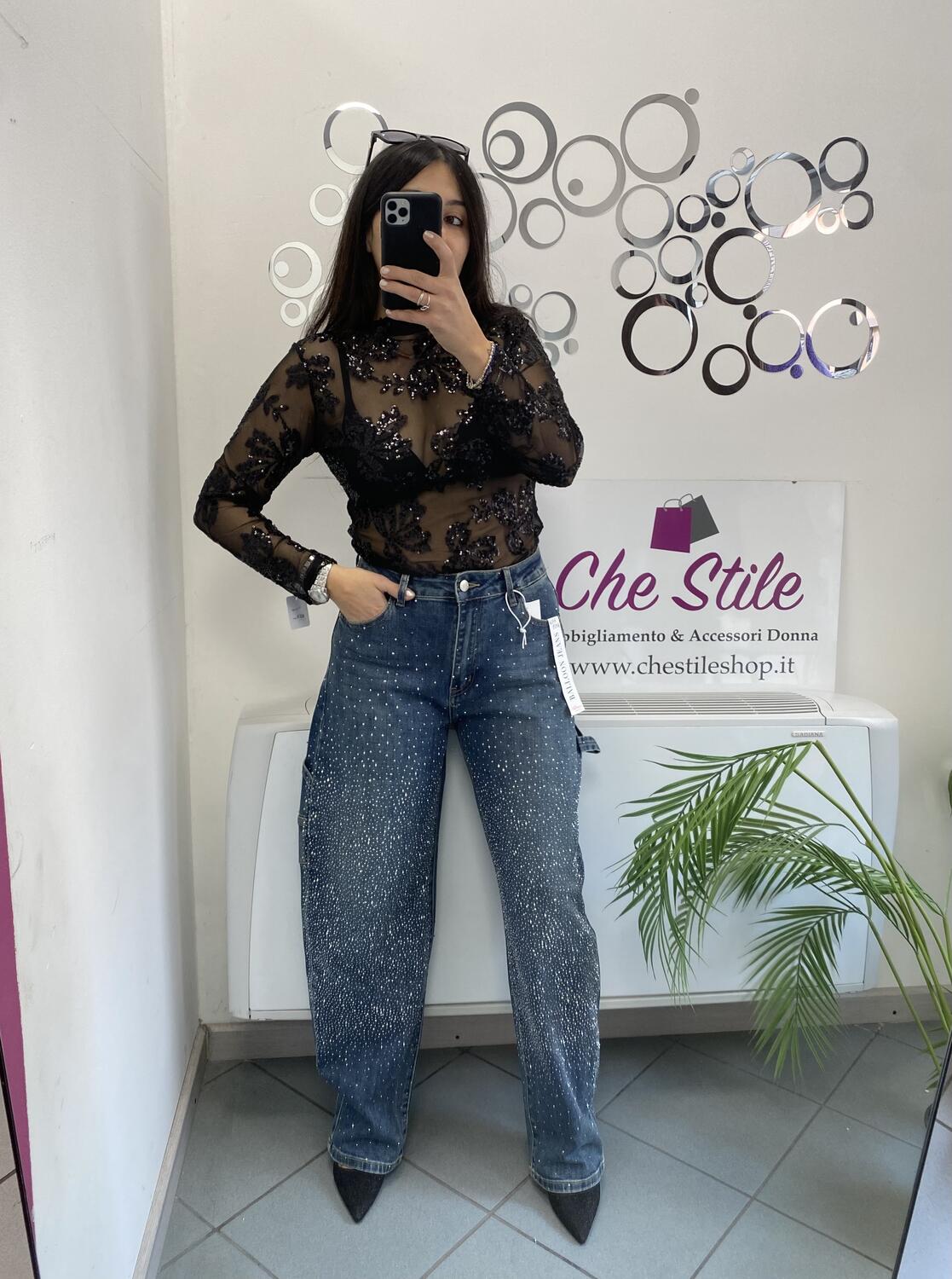 NOVITÀ Maglia velata con fiori in strass 