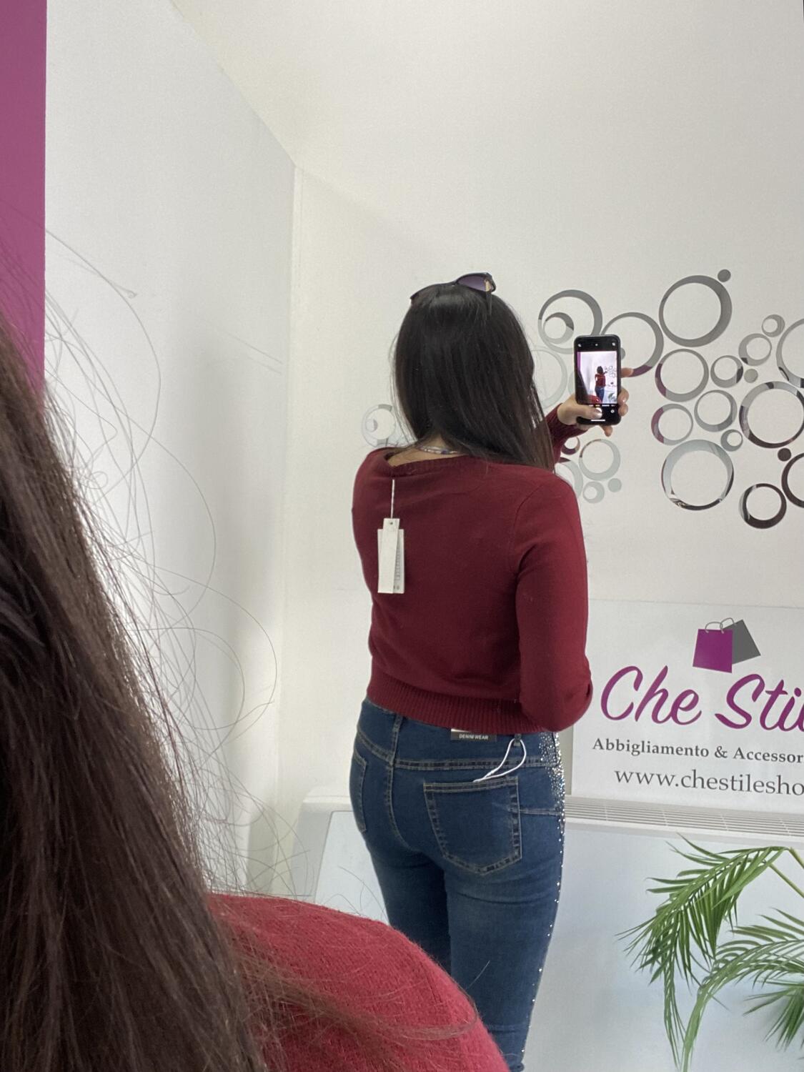 NOVITÀ Pull disegno profumo con strass e perline