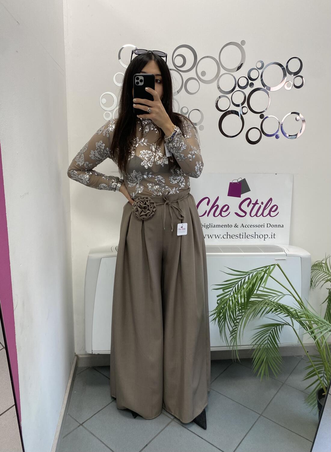 NOVITÀ Pantalone effetto gonna con spilla