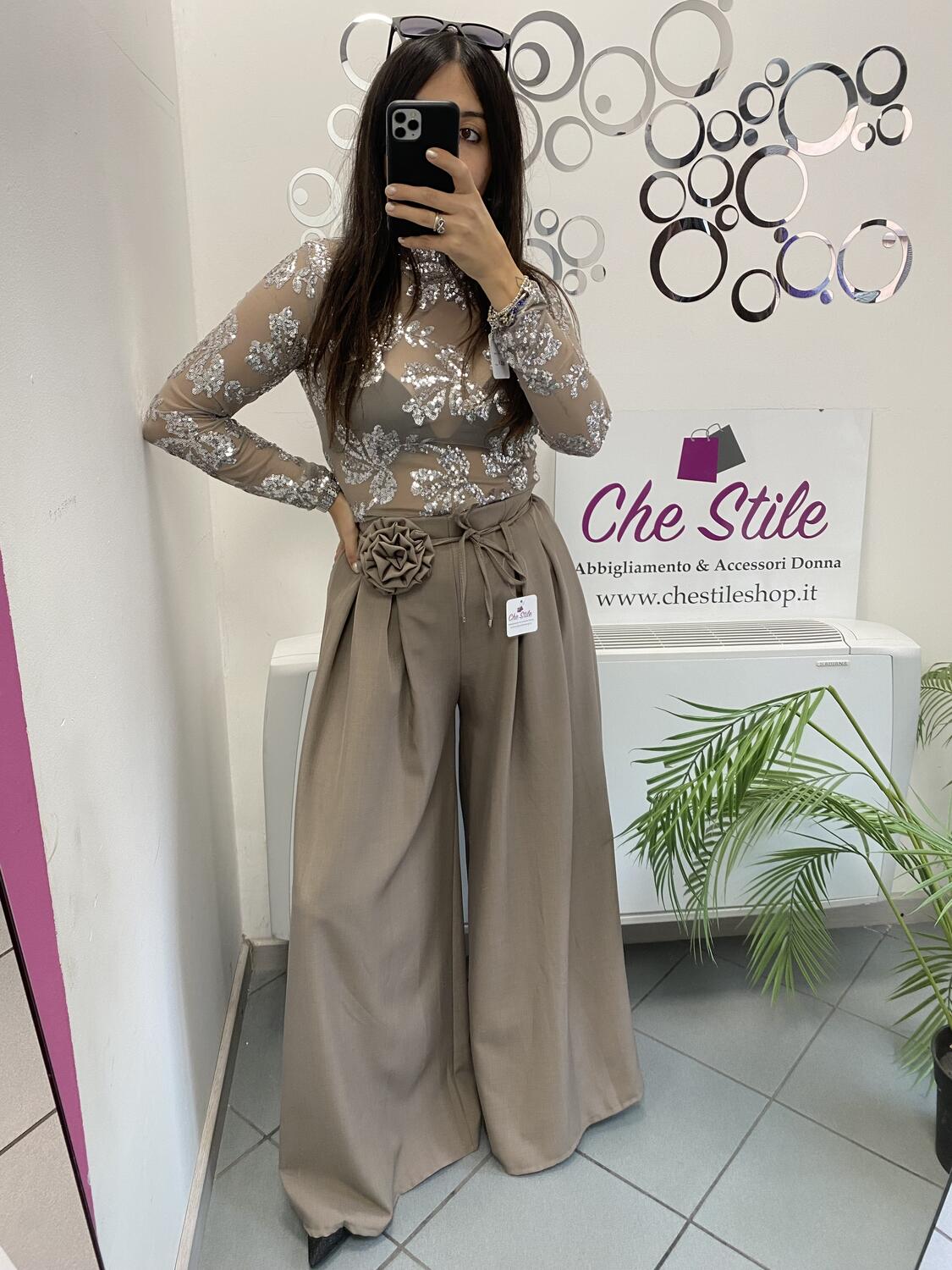 NOVITÀ Pantalone effetto gonna con spilla