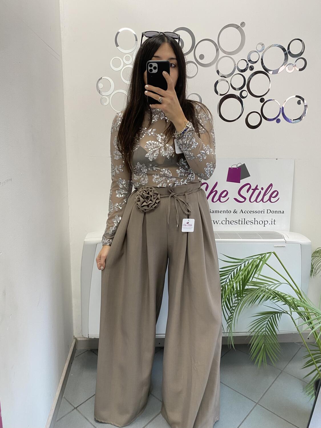 NOVITÀ Pantalone effetto gonna con spilla