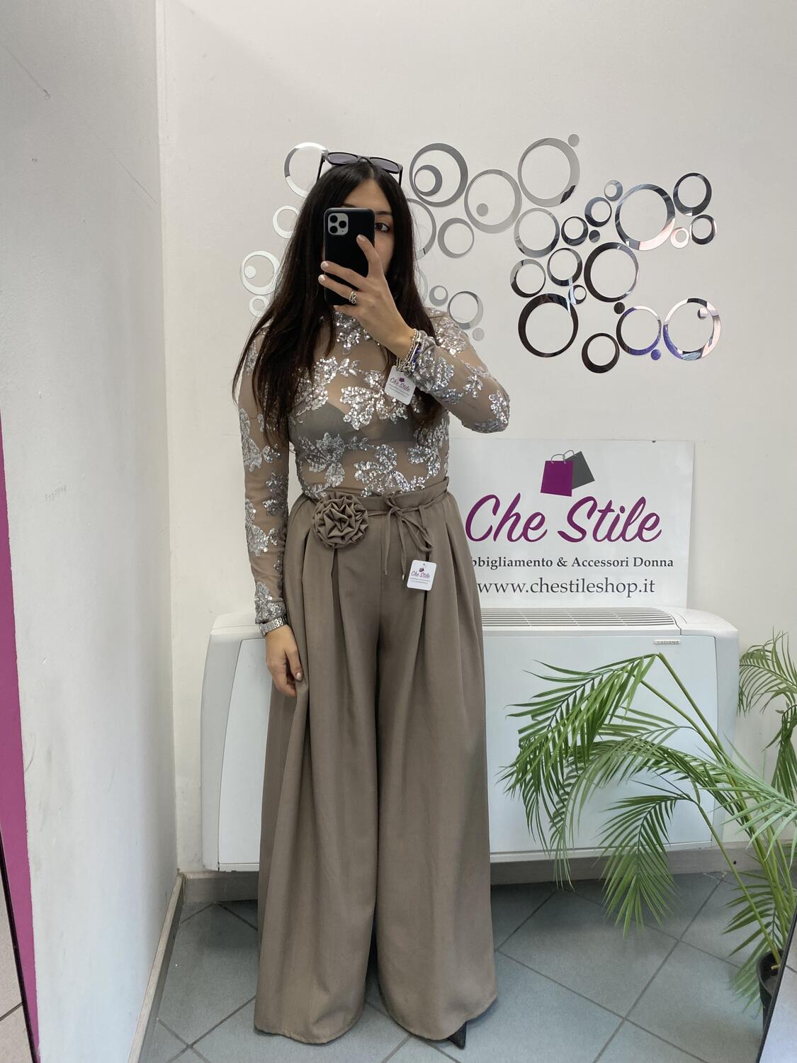 NOVITÀ Pantalone effetto gonna con spilla