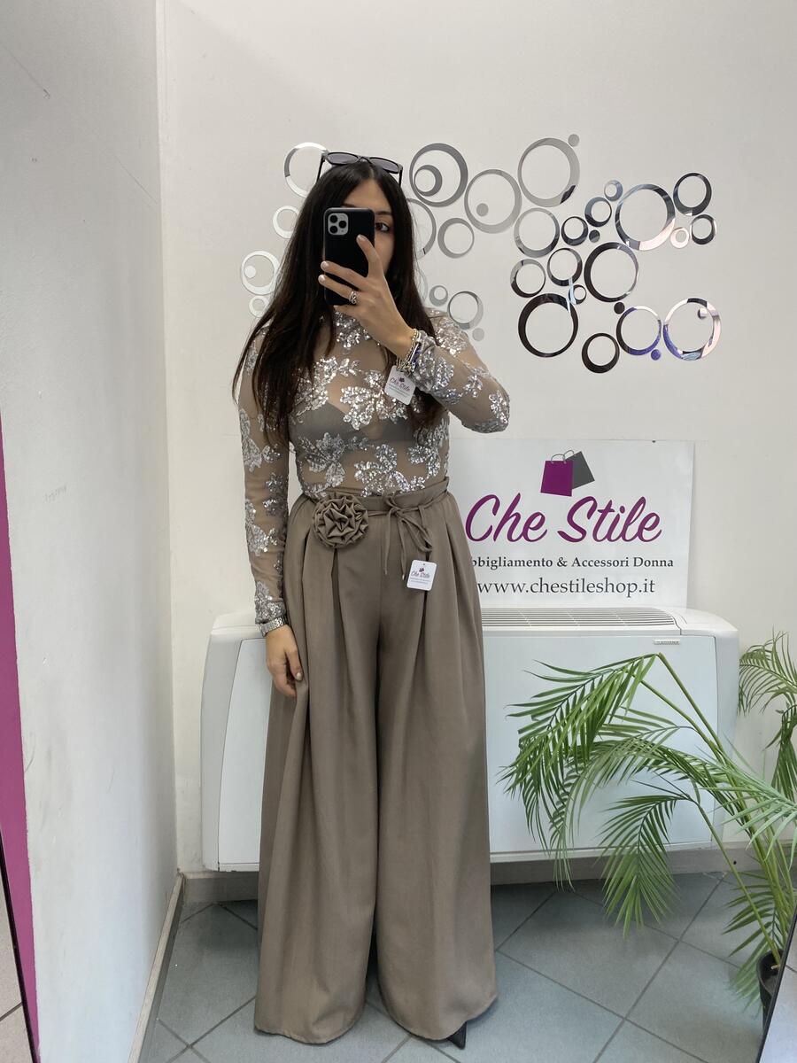 NOVITÀ Pantalone effetto gonna con spilla