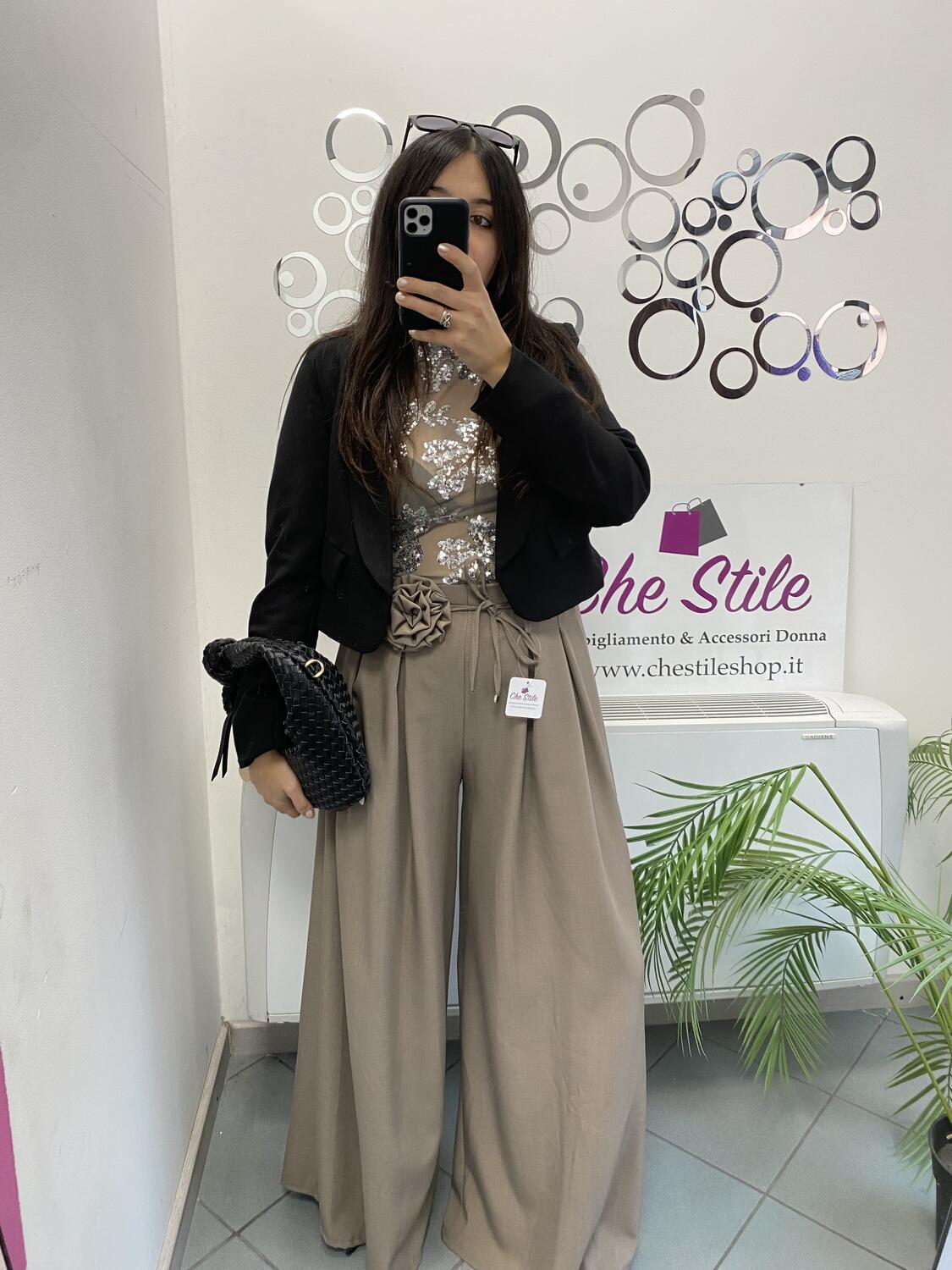 NOVITÀ Pantalone effetto gonna con spilla