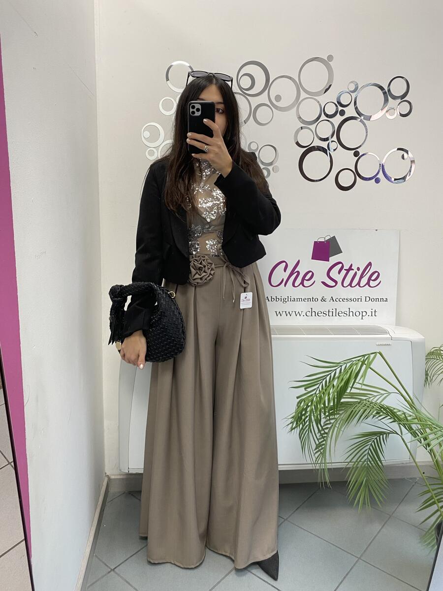 NOVITÀ Pantalone effetto gonna con spilla