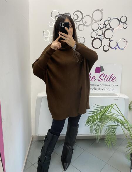NOVITÀ Abito/maxi pull dolcevita con manica a pipistrello
