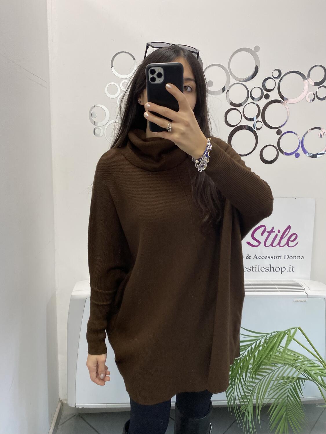 NOVITÀ Abito/maxi pull dolcevita con manica a pipistrello