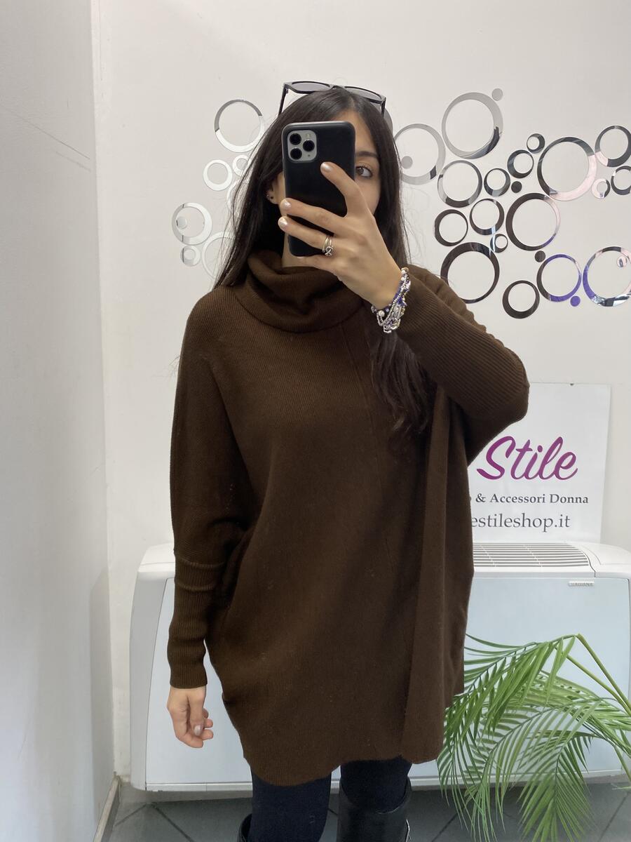 NOVITÀ Abito/maxi pull dolcevita con manica a pipistrello