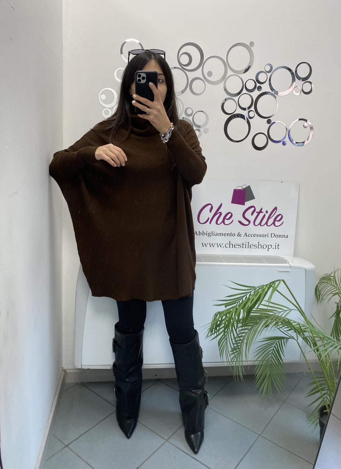 NOVITÀ Abito/maxi pull dolcevita con manica a pipistrello