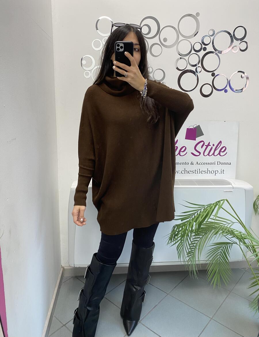 NOVITÀ Abito/maxi pull dolcevita con manica a pipistrello