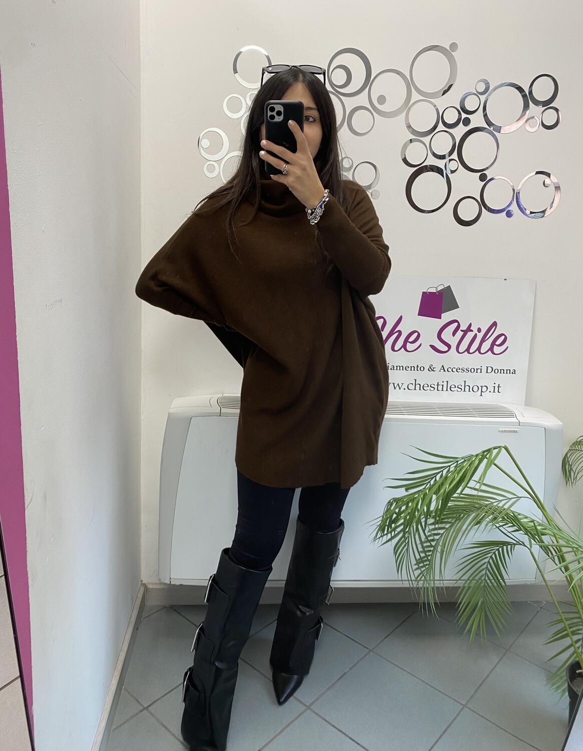 NOVITÀ Abito/maxi pull dolcevita con manica a pipistrello