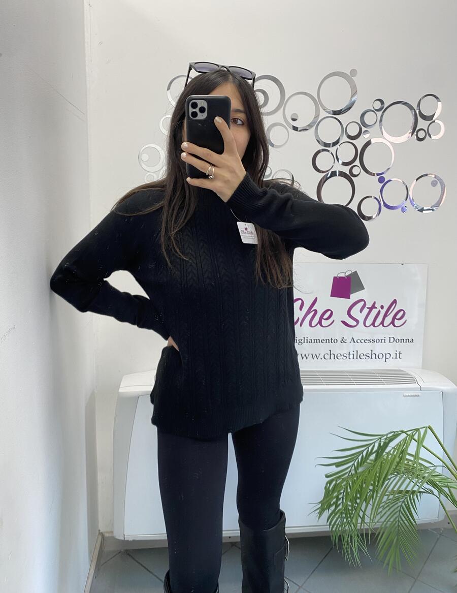 NOVITÀ Pull mezzo collo trama treccia frontale