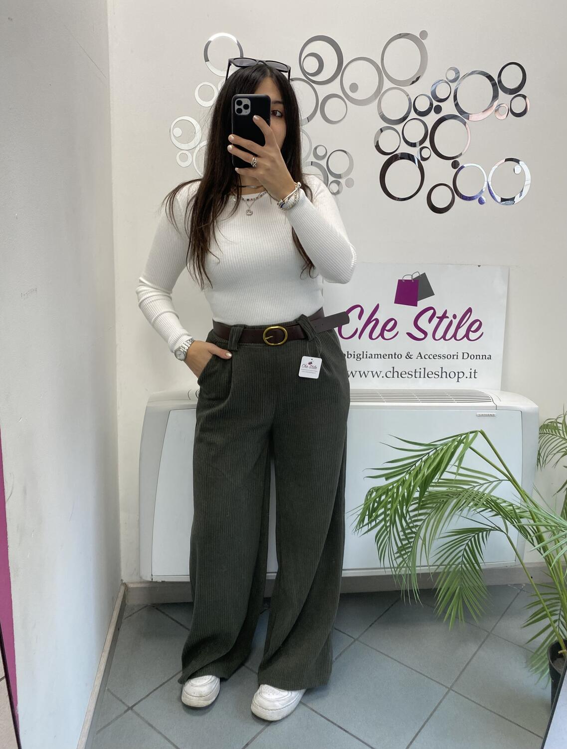 NOVITÀ Pantapalazzo a costine in velluto 