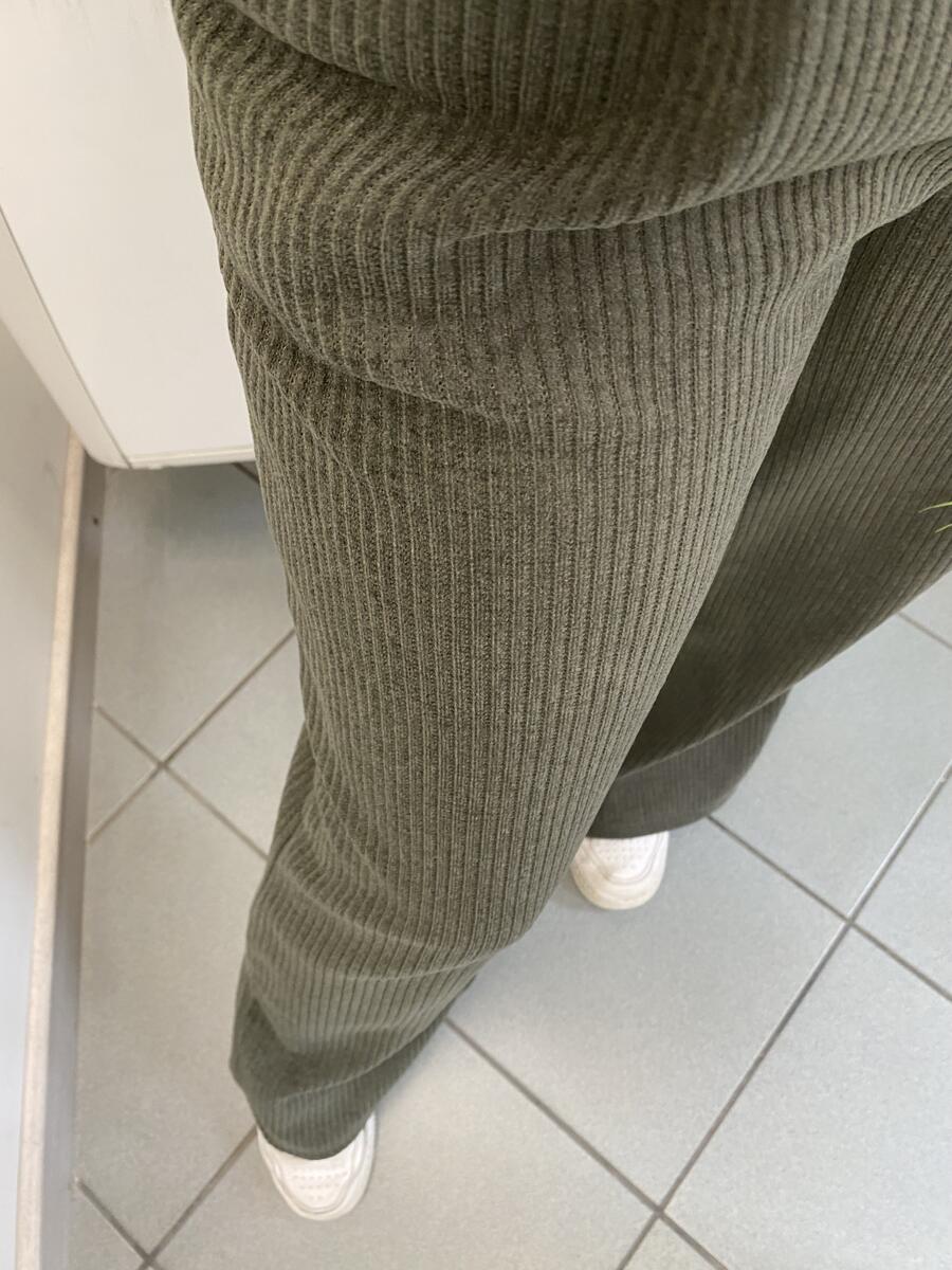 NOVITÀ Pantapalazzo a costine in velluto 