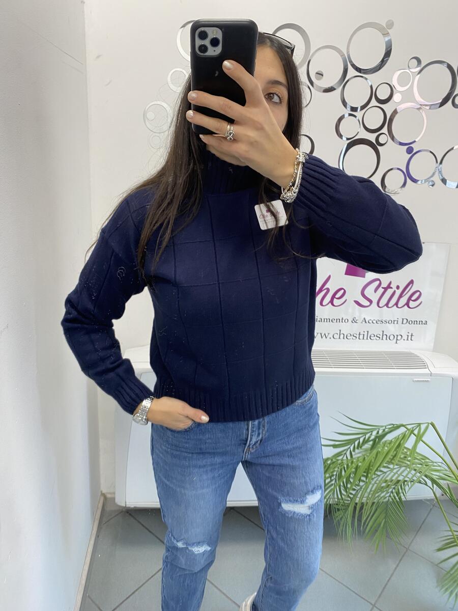 NOVITÀ Pull dolcevita a scatoletta trama scacchi in rilievo