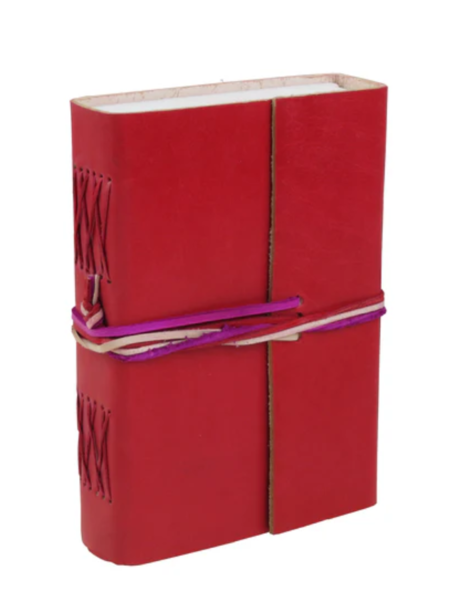 Notebook 12x15 cm – "Avventura" rosso - Taccuino artigianale in cuoio