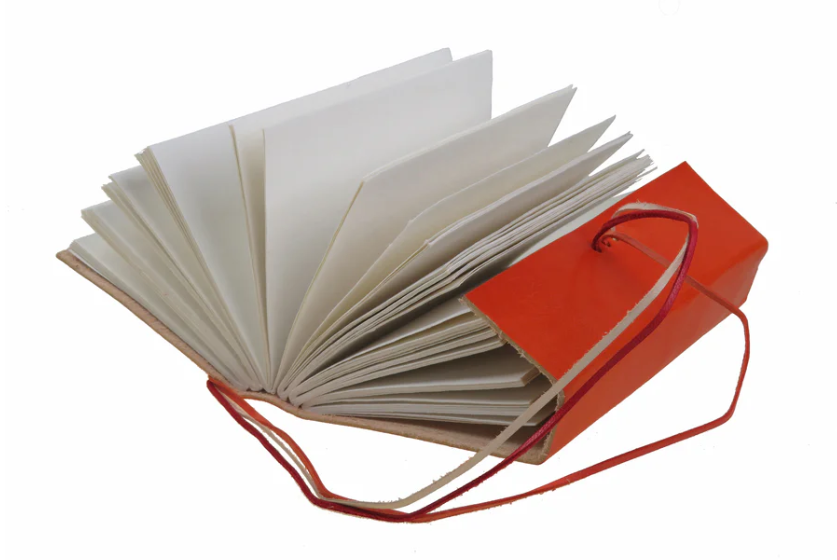 Notebook 12x15 cm – "Avventura" arancione- Taccuino artigianale in cuoio