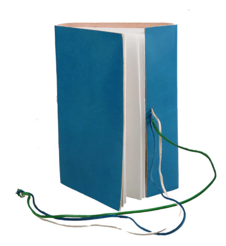 Notebook 15x23 cm – "Avventura" blu - Taccuino artigianale in cuoio