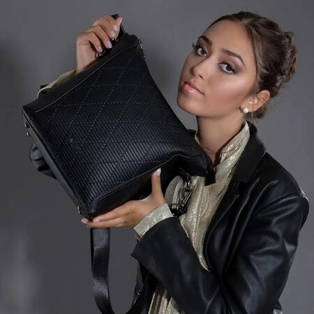 Borsa a mano e/o tracolla nera