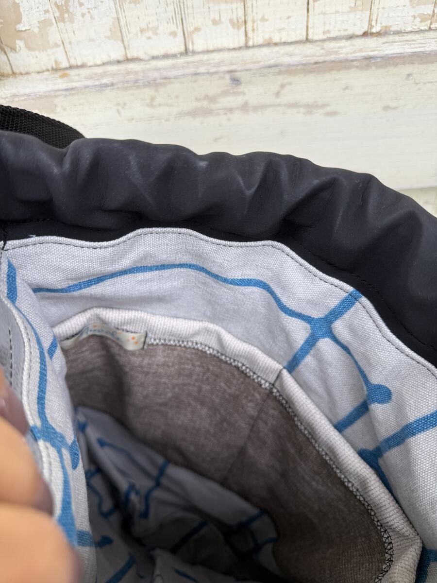 Zaino argento e nero