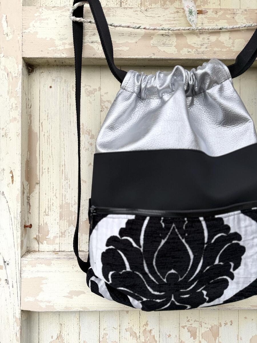 Zaino argento e nero