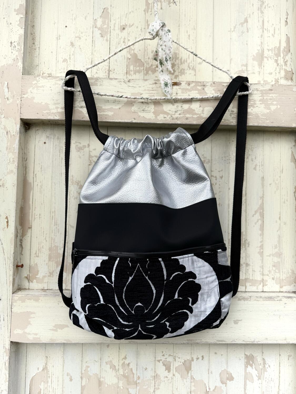 Zaino argento e nero