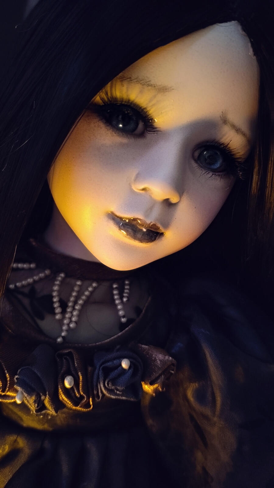 Zoe - Bambola in porcellana fatta a mano