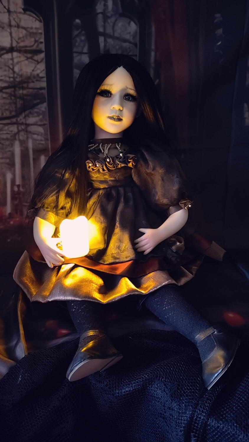 Zoe - Bambola in porcellana fatta a mano