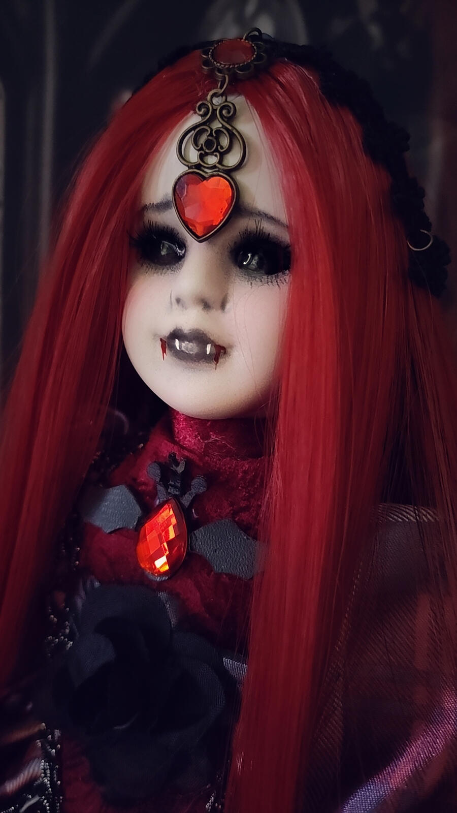 Ginevra - Vampira Bambola in porcellana fatta a mano