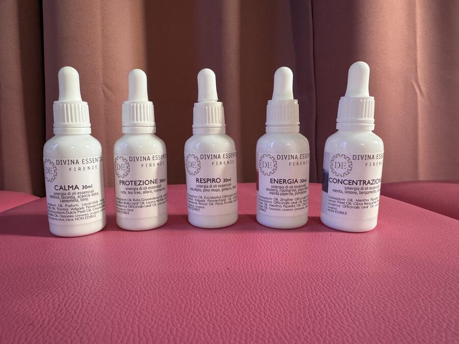 Miscele vibrazionali con oli essenziali per ombelico o corpo