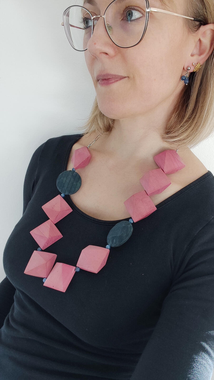 Collana Legno rosa e Cianite 