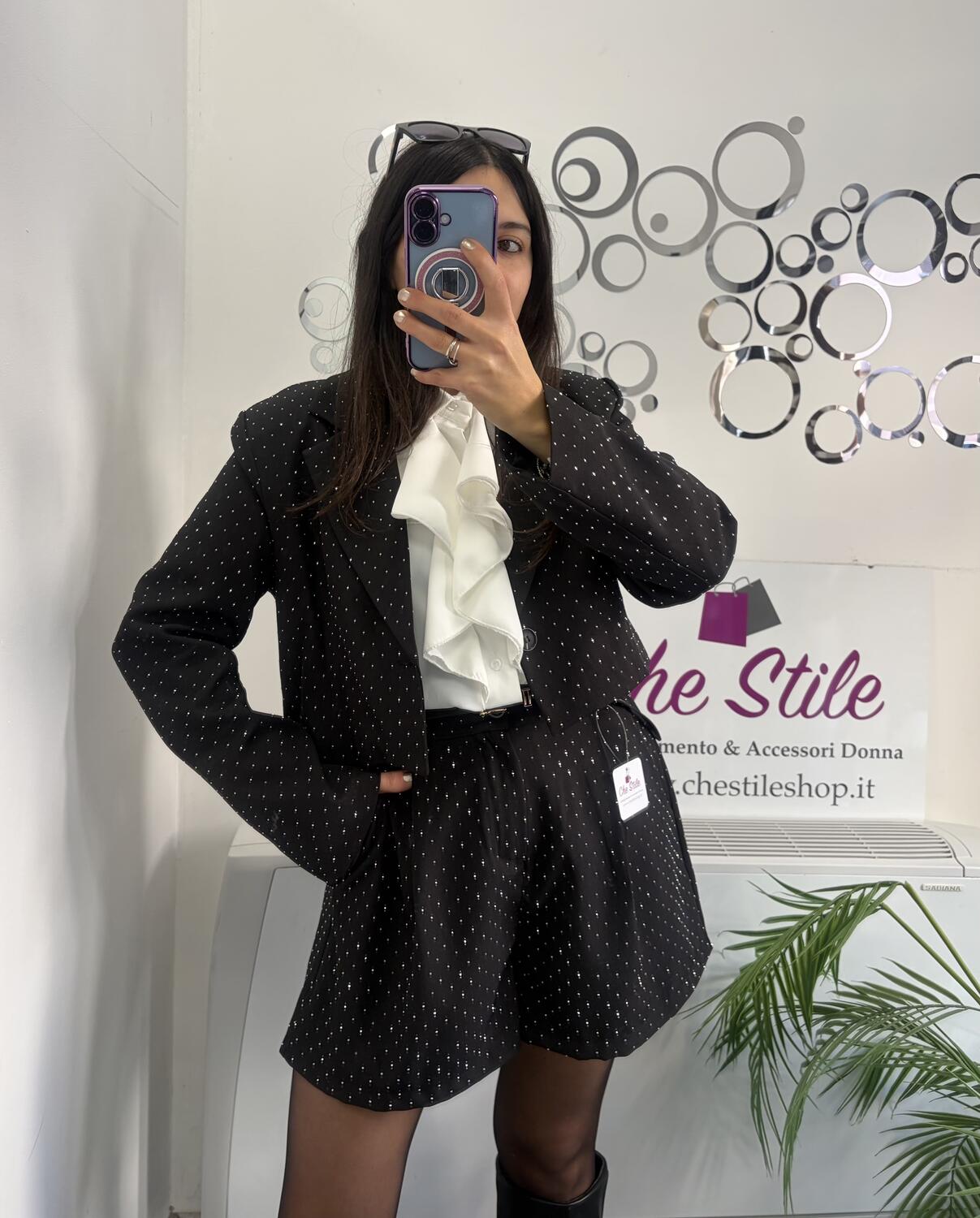 NOVITÀ Shorts brillantinato con cinturina