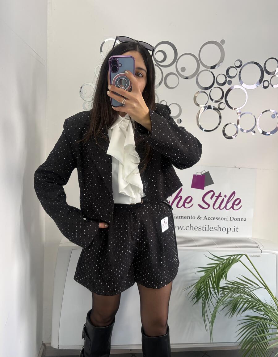 NOVITÀ Shorts brillantinato con cinturina