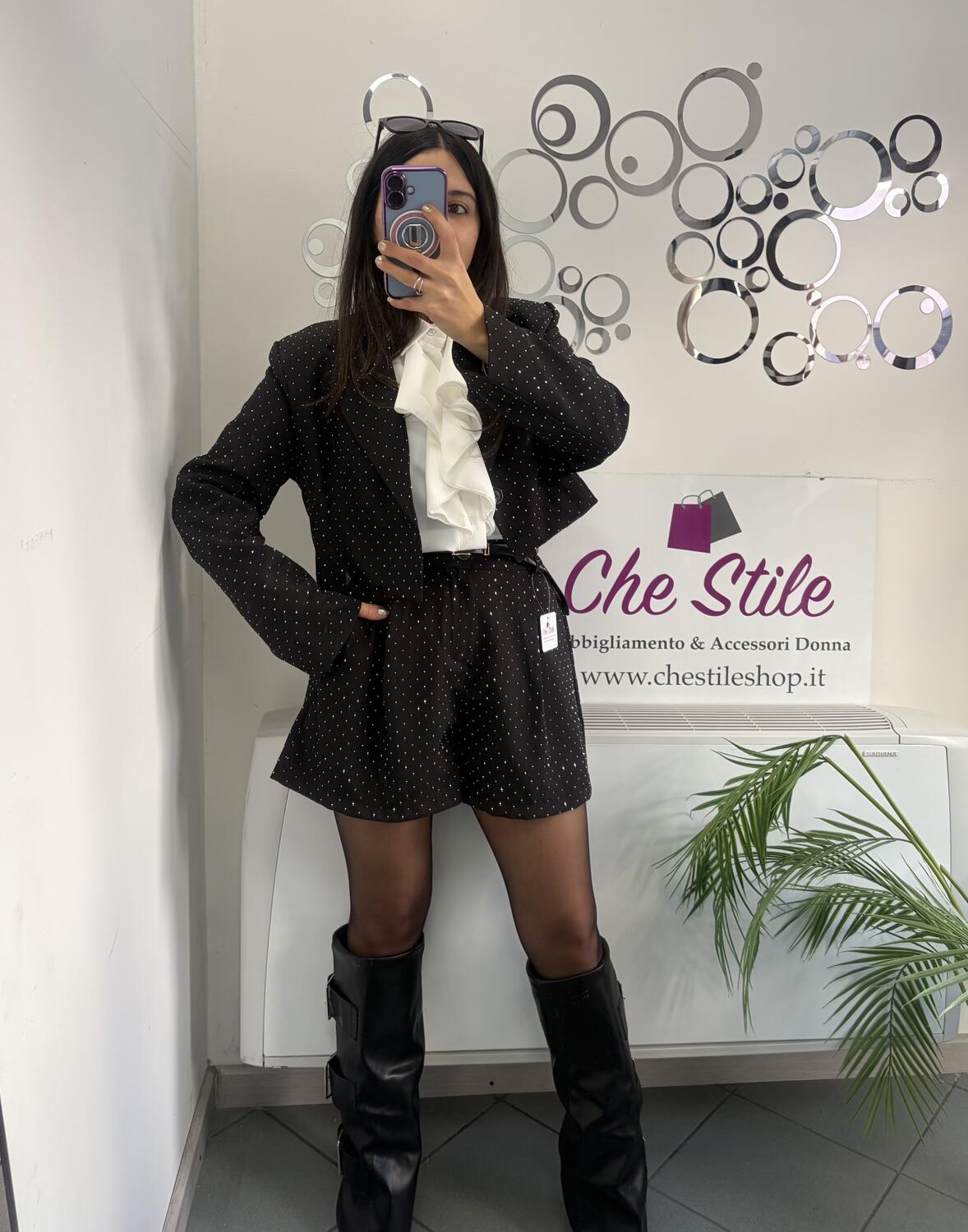 NOVITÀ Shorts brillantinato con cinturina